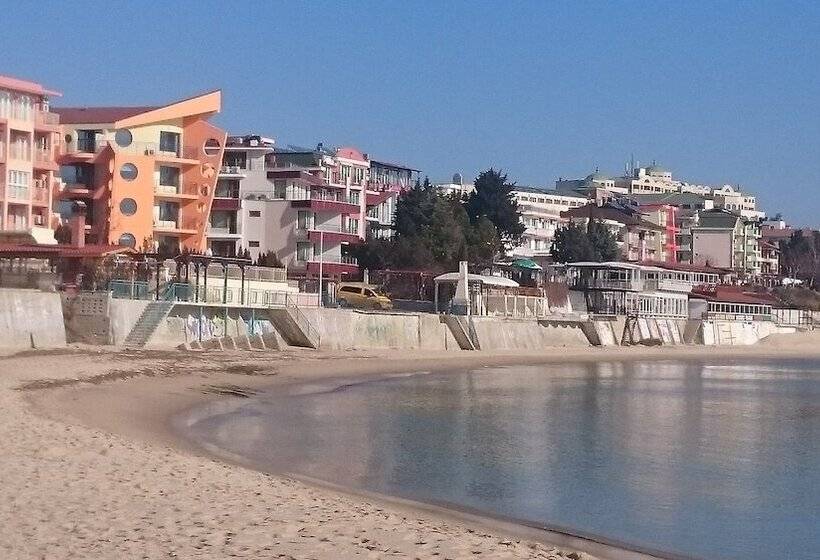 Family Hotel Evridika