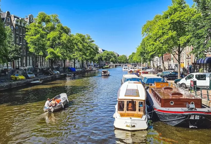 Отель Alexander