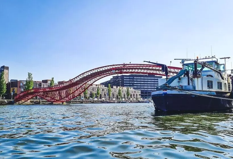 Отель Alexander