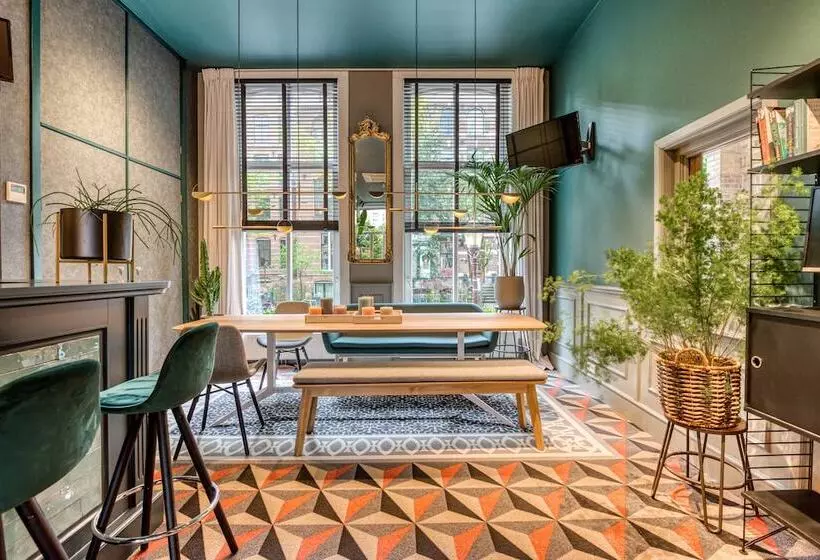 Отель Alexander