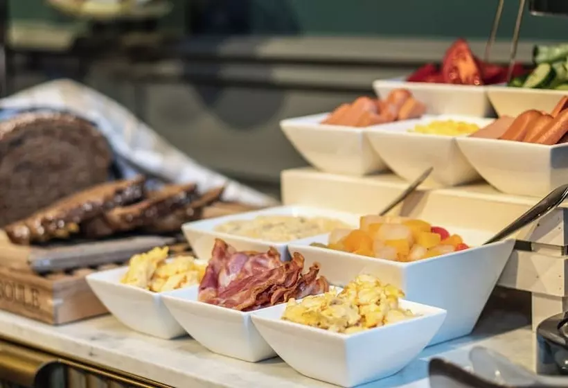 Отель Alexander