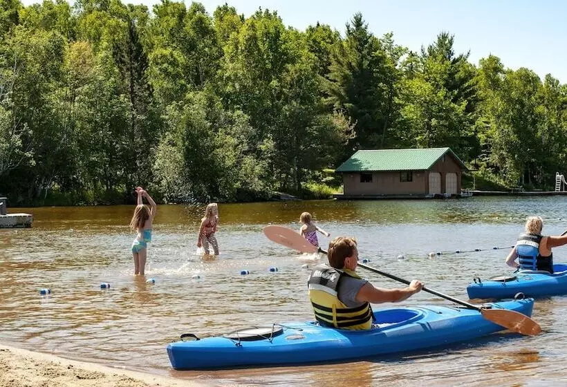 Отель Blue Water Acres