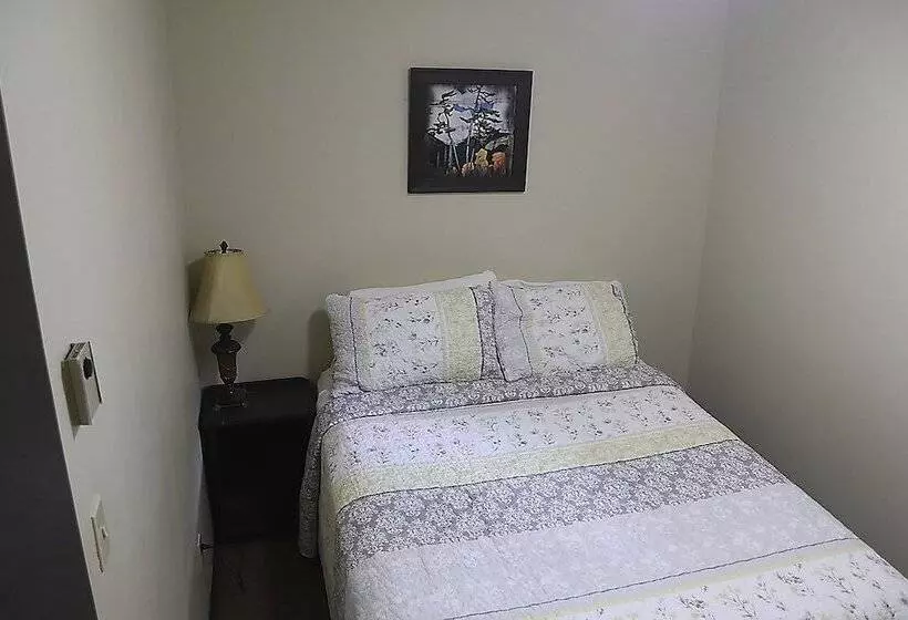 Отель Blue Water Acres