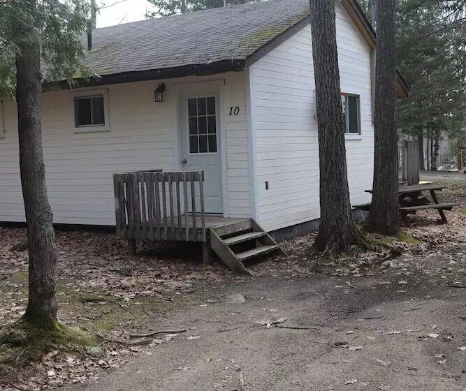 Отель Blue Water Acres