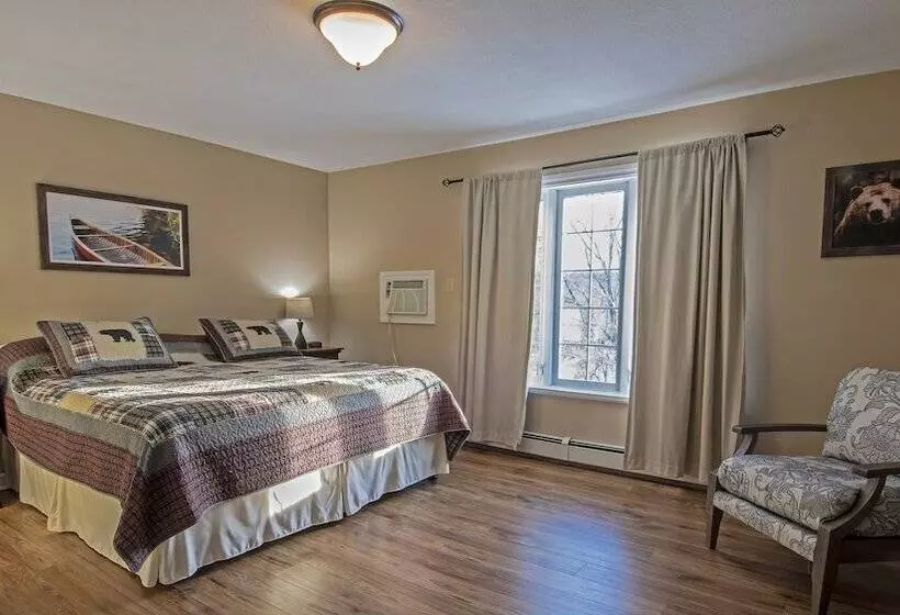 Отель Blue Water Acres