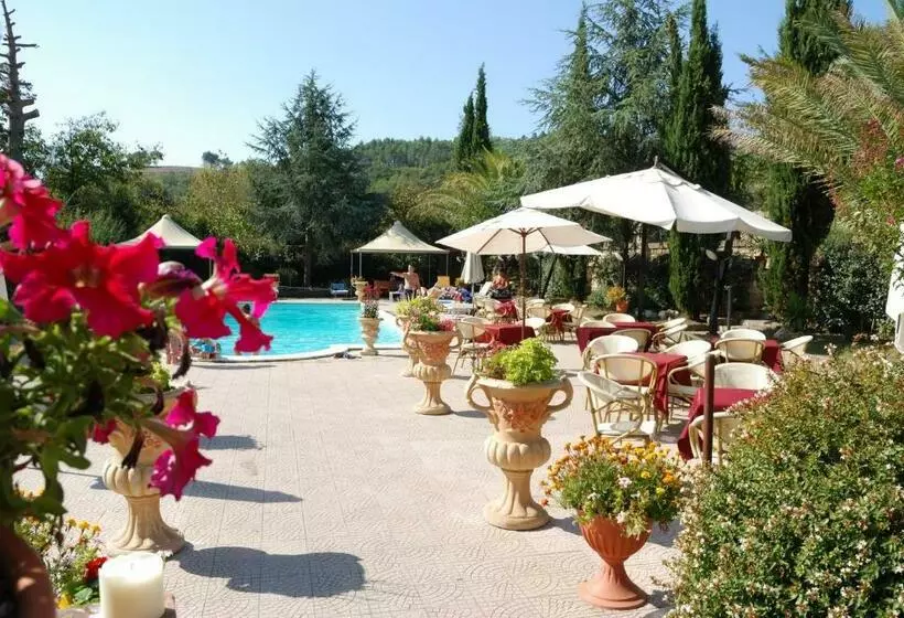 هتل Caserta Antica