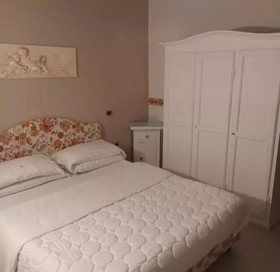 هتل Caserta Antica