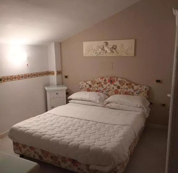 هتل Caserta Antica