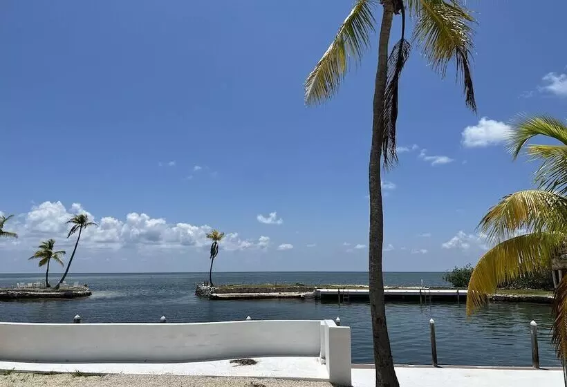 Отель Chesapeake Beach Resort