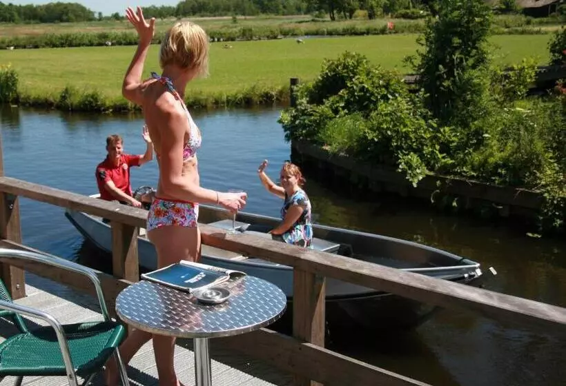 Отель De Harmonie