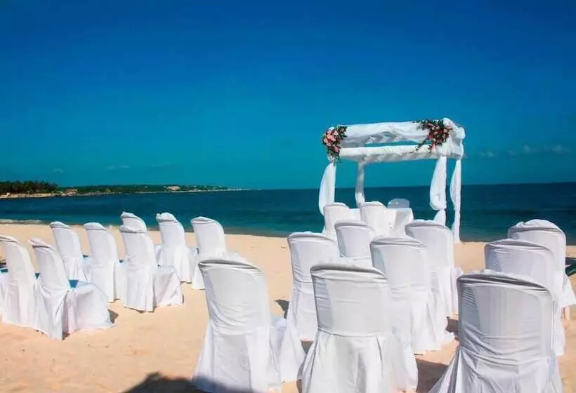 Отель Dorado Plaza Punta Arena