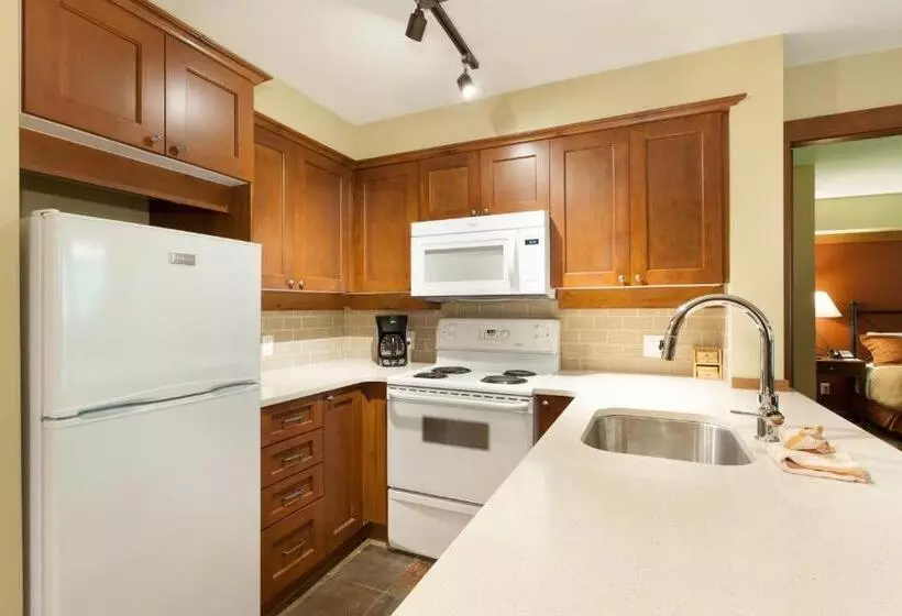 בית מלון כפרי Horstman House By Whistler Premier