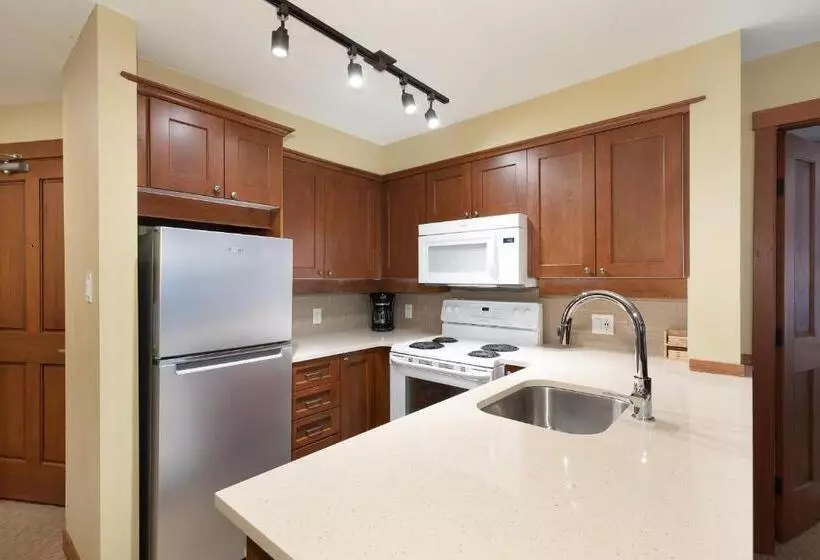 בית מלון כפרי Horstman House By Whistler Premier