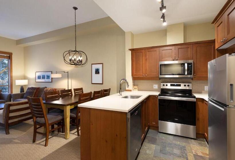 هتل Horstman House By Whistler Premier