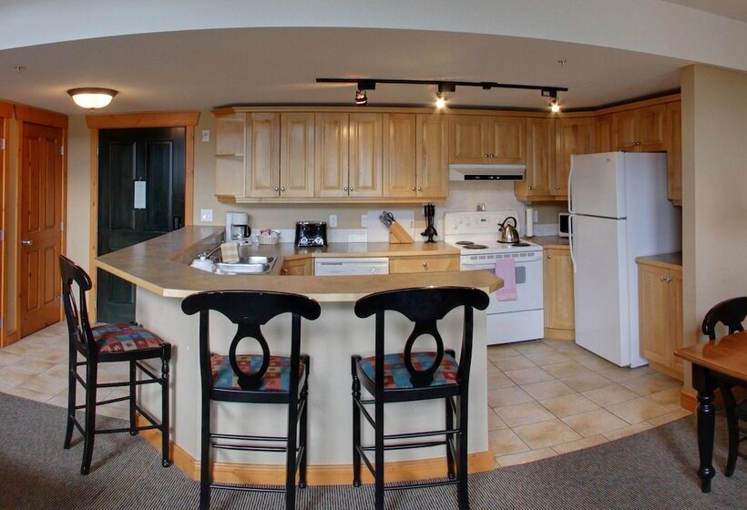 酒店 Lizard Creek Lodge