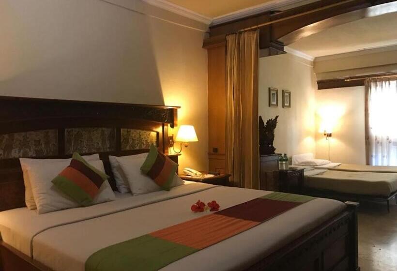 בית מלון כפרי Melasti Beach Resort & Spa Legian