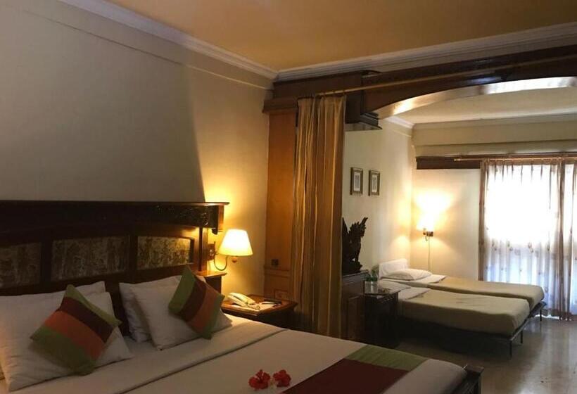 בית מלון כפרי Melasti Beach Resort & Spa Legian