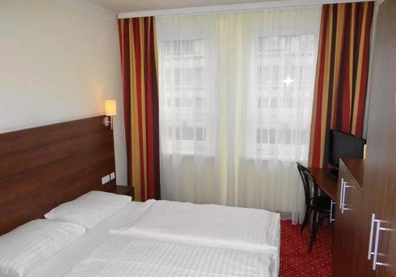 Отель Plaza Inn Salzburg City New Opening