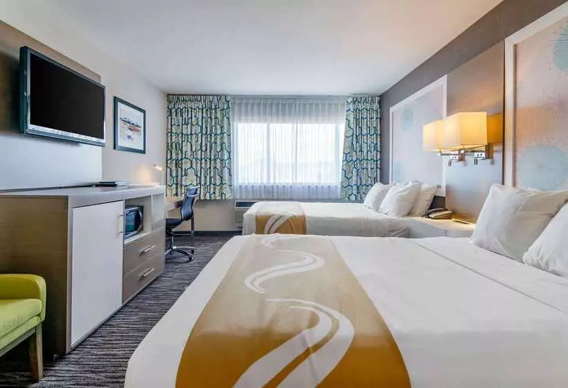 בית מלון כפרי Quality Inn