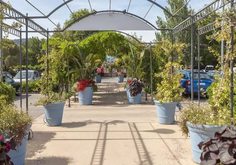 Hotel Residence Pierre & Vacances Les Rives De Cannes Mandelieu