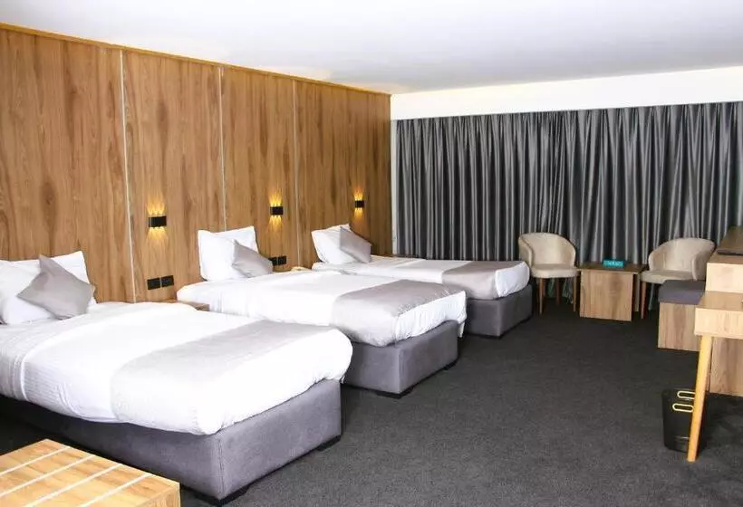 هتل The Sandy Palace