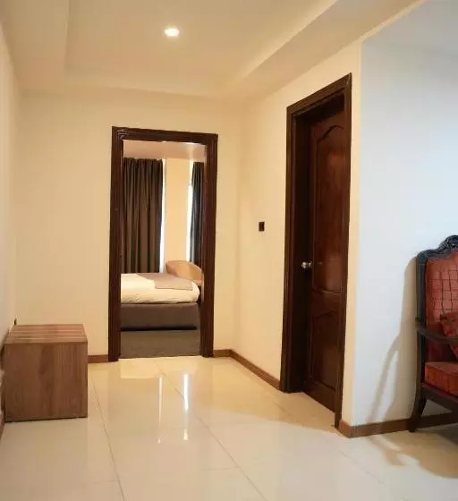 هتل The Sandy Palace