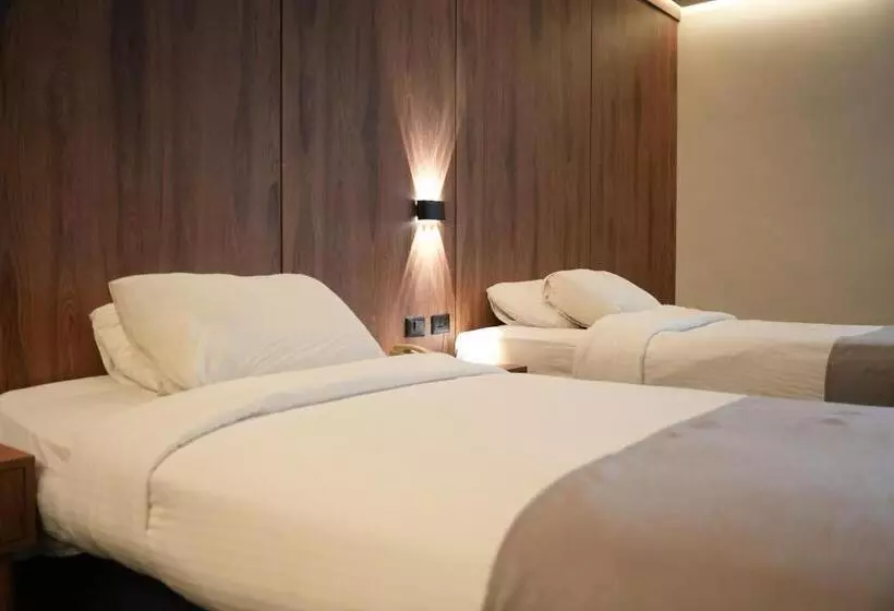 هتل The Sandy Palace