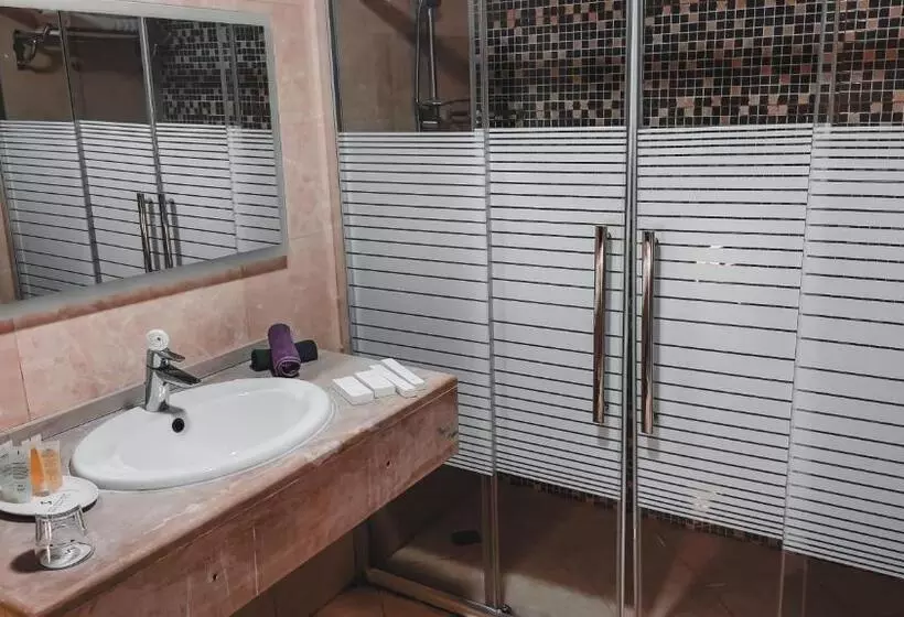 هتل The Sandy Palace