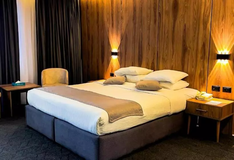 هتل The Sandy Palace