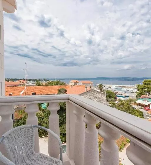 酒店 Villa Supetar