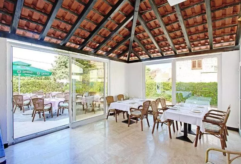 酒店 Villa Supetar