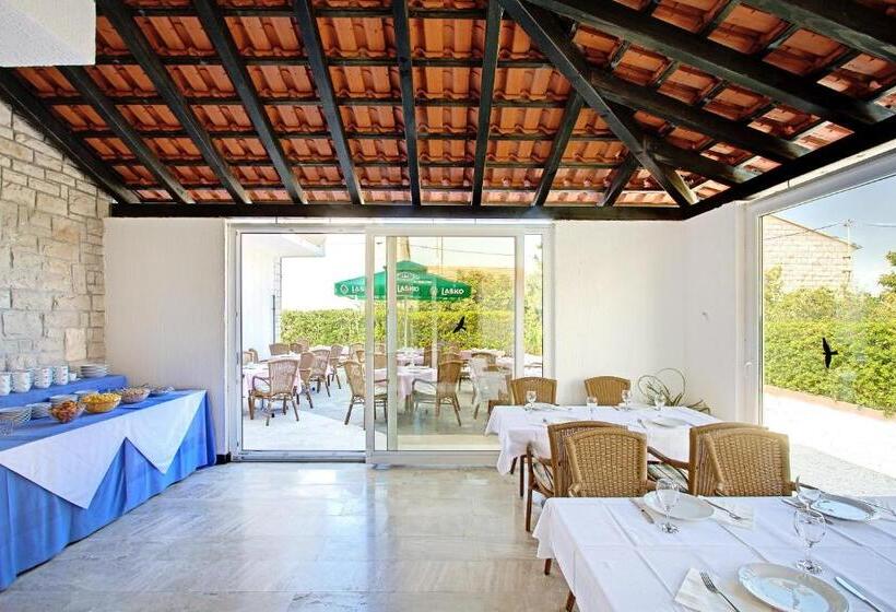 ホテル Villa Supetar