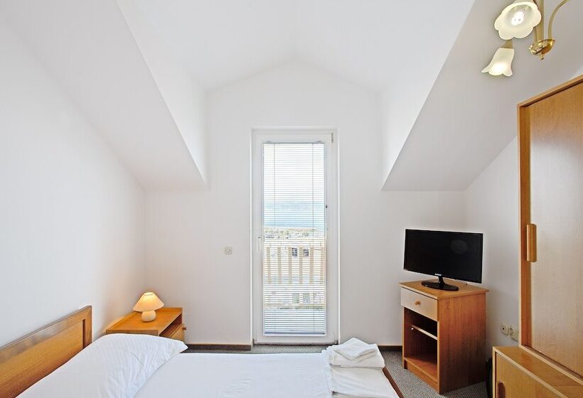 ホテル Villa Supetar