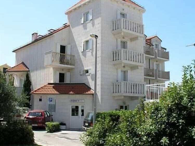 ホテル Villa Supetar