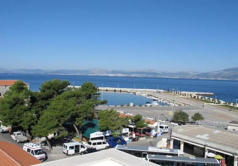 酒店 Villa Supetar