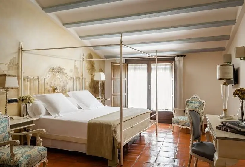 Hotelli Yit La Casona Del Arco