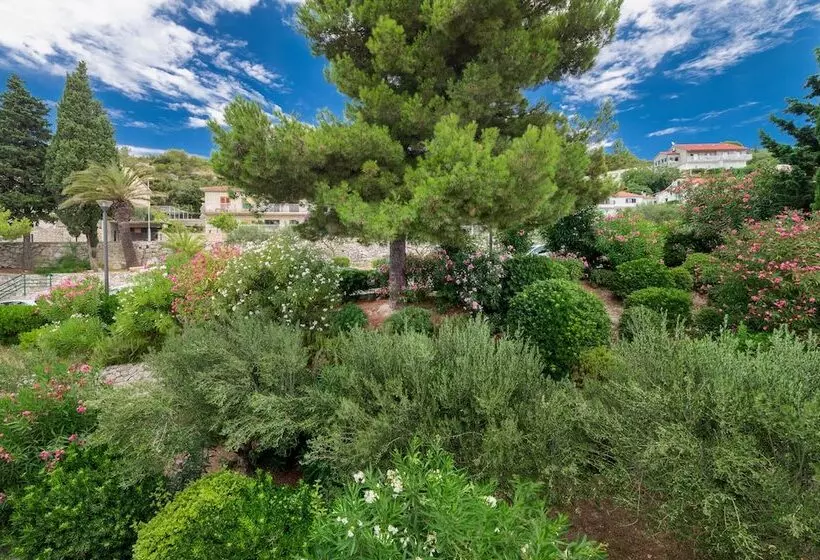 Отель Amfora Hvar Grand Beach Resort