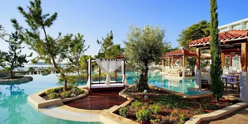 Отель Amfora Hvar Grand Beach Resort