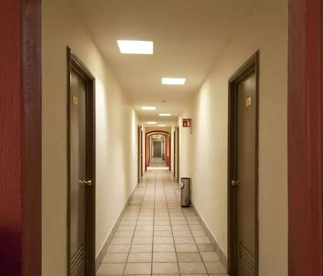 Отель Arboledas Industrial