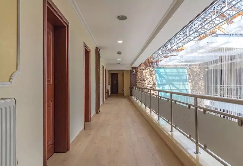 Avalon Airport Hotel Thessaloniki