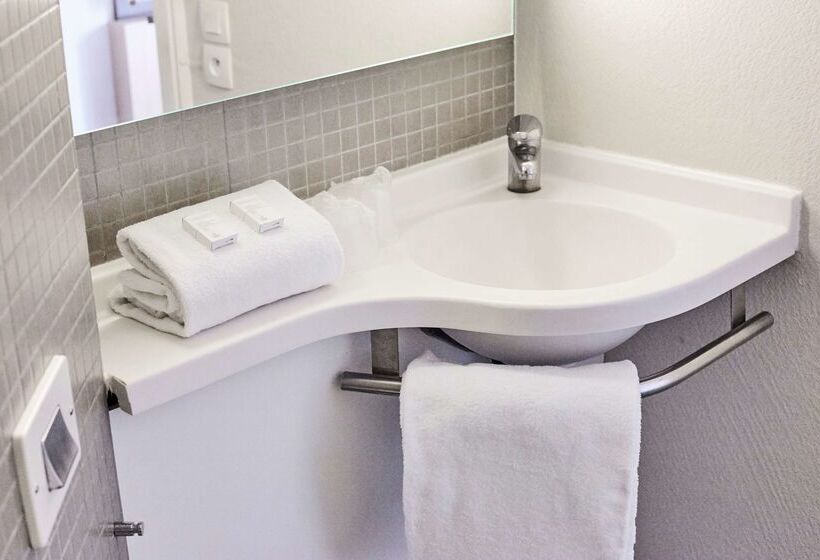 酒店 Kyriad Tours Sud  Chambraylestours