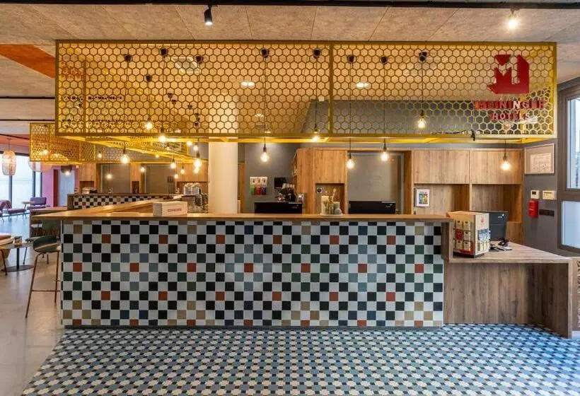 בית מלון כפרי Meininger Marseille Centre La Joliette