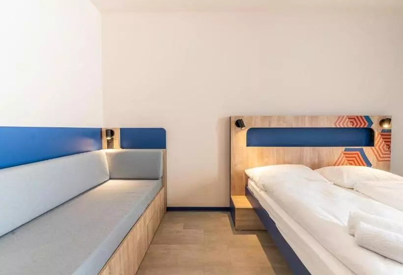 בית מלון כפרי Meininger Marseille Centre La Joliette