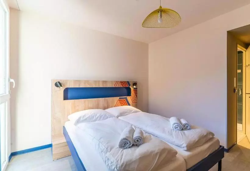 בית מלון כפרי Meininger Marseille Centre La Joliette