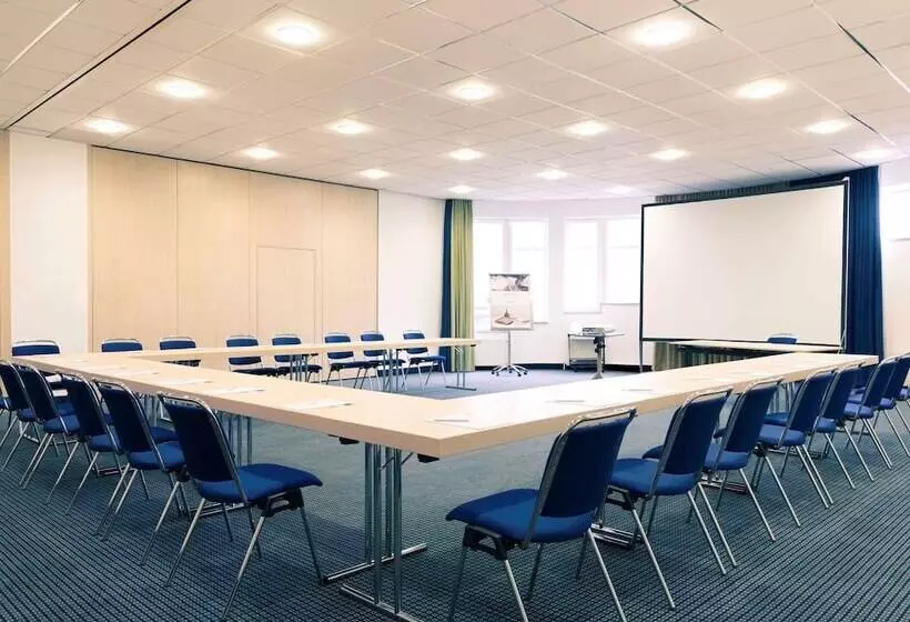 בית מלון כפרי Mercure  Stuttgart City Center