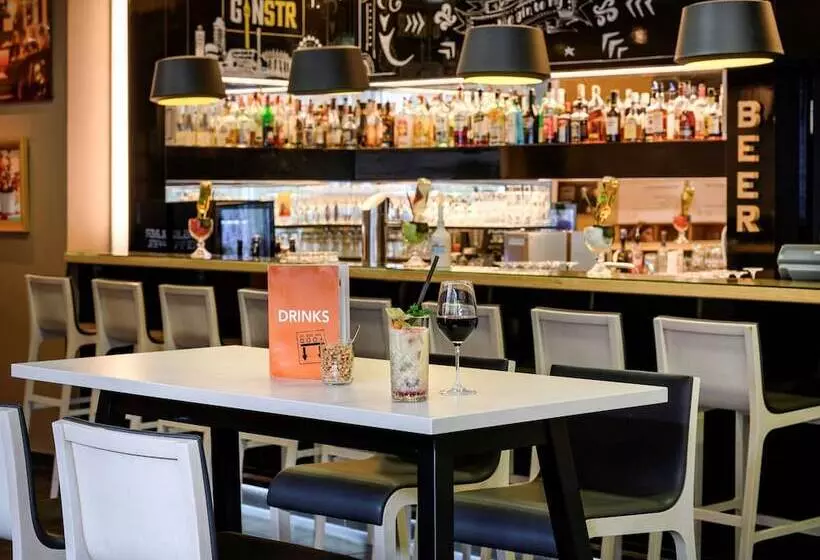 בית מלון כפרי Mercure  Stuttgart City Center