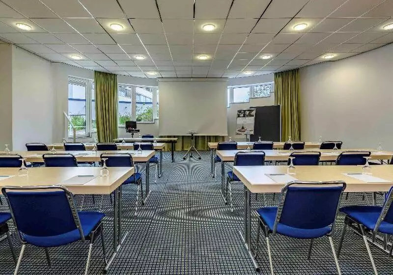 בית מלון כפרי Mercure  Stuttgart City Center