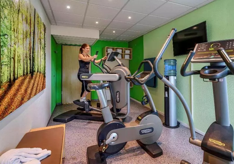 בית מלון כפרי Mercure  Stuttgart City Center