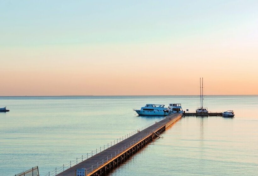 هتل Sunrise Alma Bay Resort