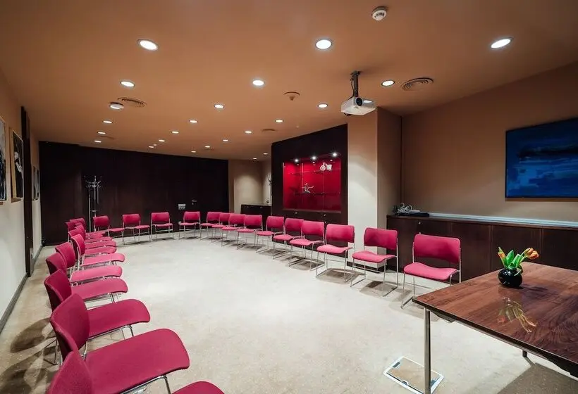 PeakTure Hotel Bucharest